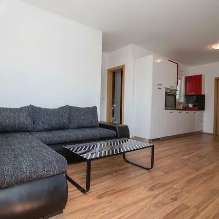 Petrusic Apartment *