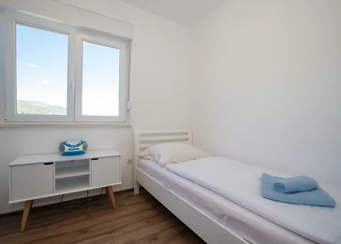 Petrusic * Supetarska Draga